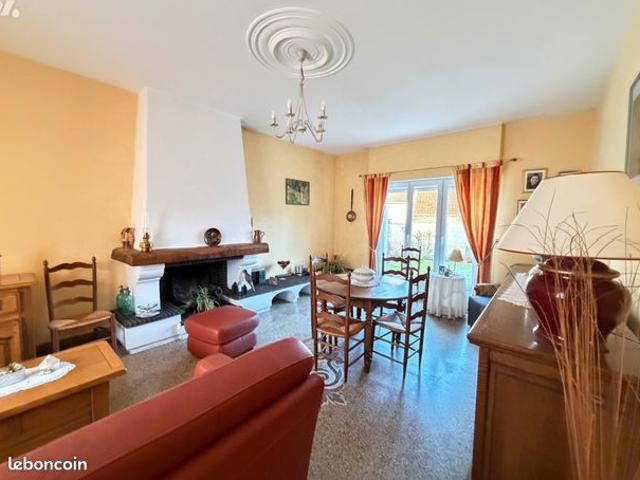 Maison vente à Cambrai, Crèvecoeur-sur-l'escaut