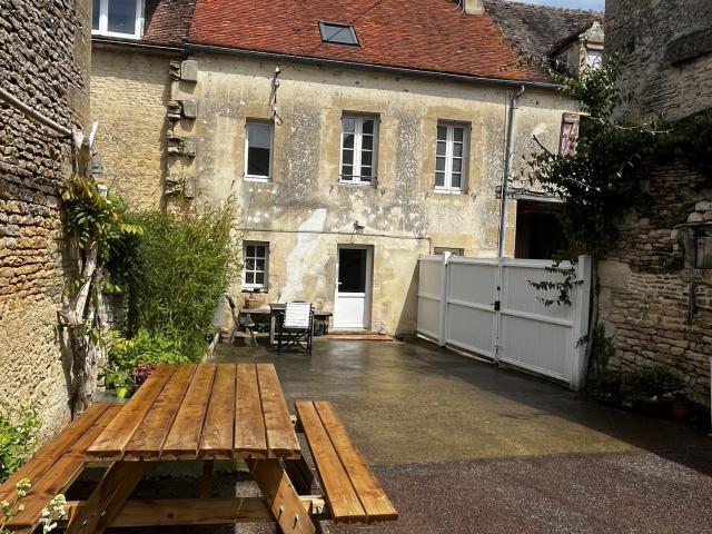 Maison vente à Argentan, Fel