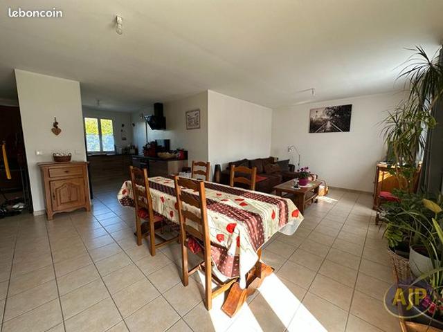 Maison vente à Saintes, Montils
