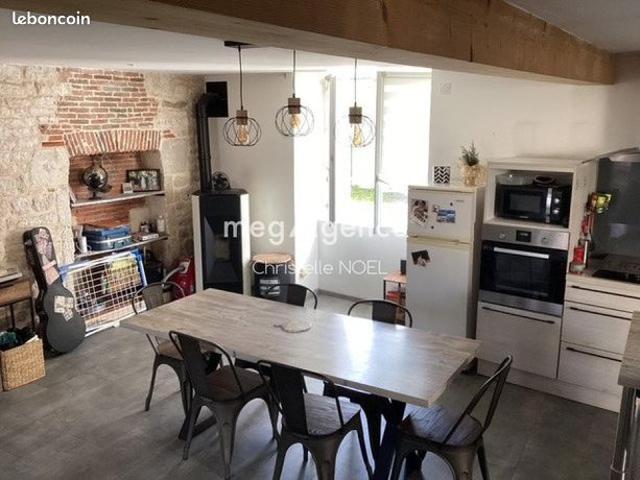 Maison vente à Fontenay-le-Comte, Petosse