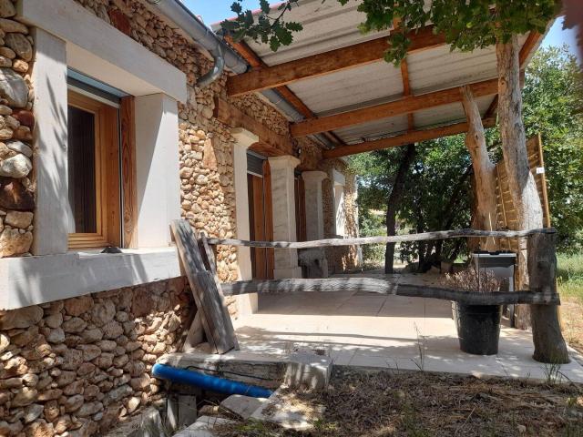 Maison location à Vaucarlenque, Saint-Saturnin-lès-Apt