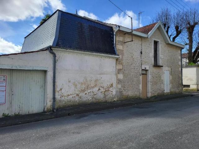 Maison vente à Saint-Jean-d'Angély, Saint-jean-d'angély