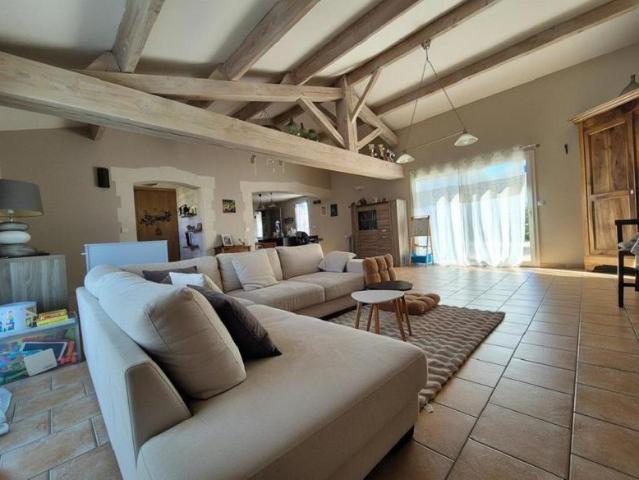 Maison vente à Saint-Jean-d'Angély, Saint-jean-d'angély