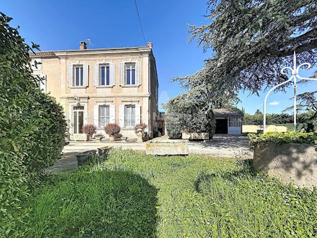 Maison vente à Arles, Cabannes