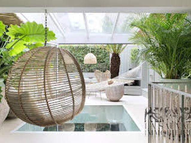 Maison vente à Paris, Martinique