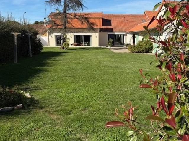 Maison vente à Confolens, Tessonnière