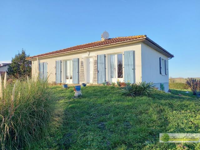Maison vente à Charmé, Charente