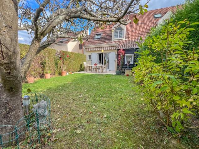 Maison vente à Versailles, Montigny-le-bretonneux