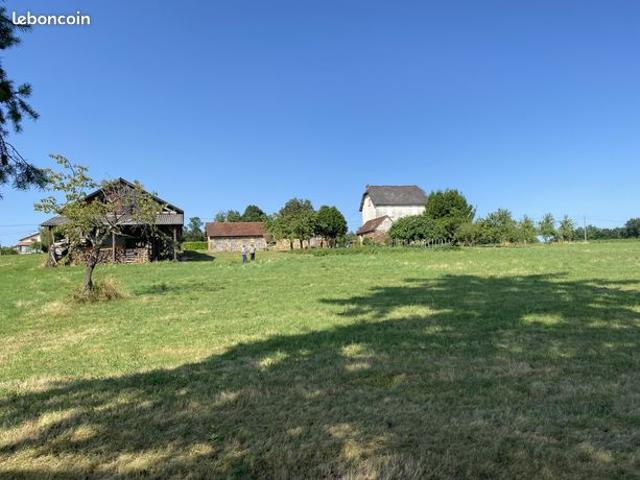 Maison vente à Nontron, Saint-cyr-les-champagnes
