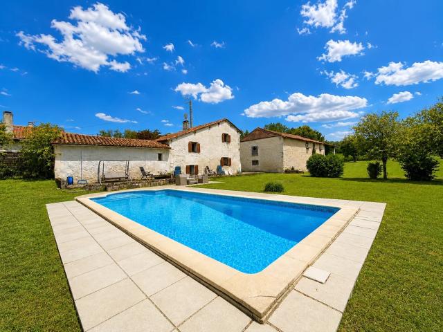 Maison vente à Angoulême, Salles-lavalette