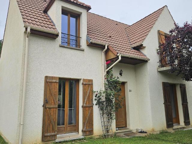 Maison vente à hameau des grands Montgoins, Doue