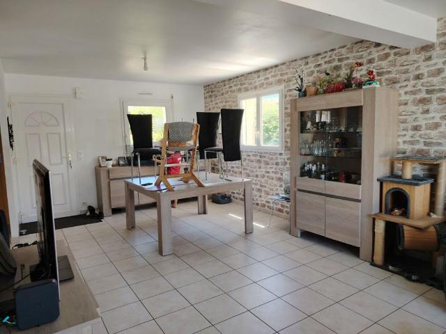 Maison vente à La Tournée, Pommeret
