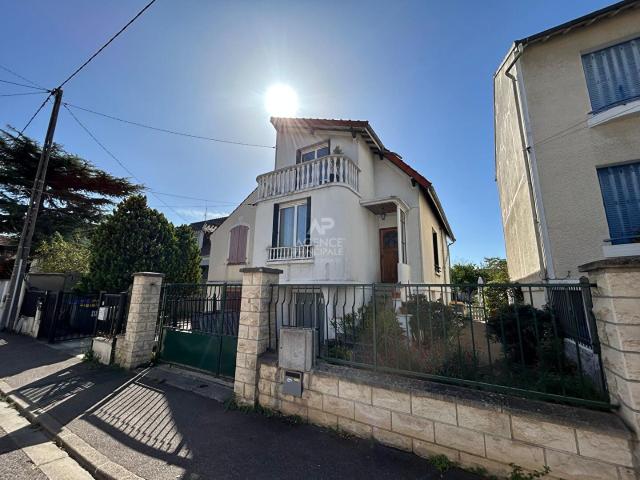 Maison vente à Saint-Germain-en-Laye, Poissy