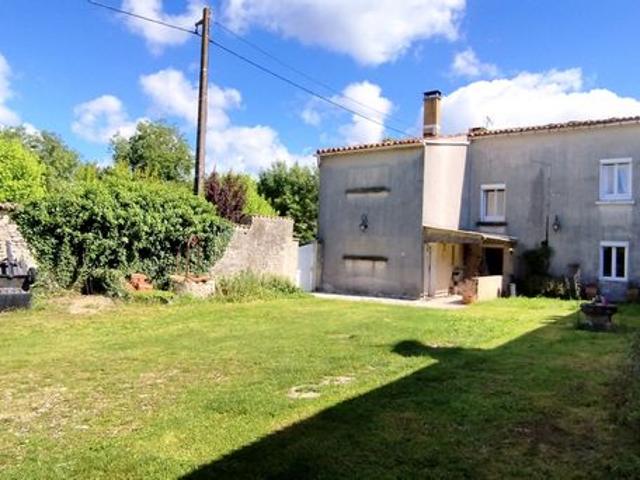 Maison vente à Saint-Jean-d'Angély, Néré