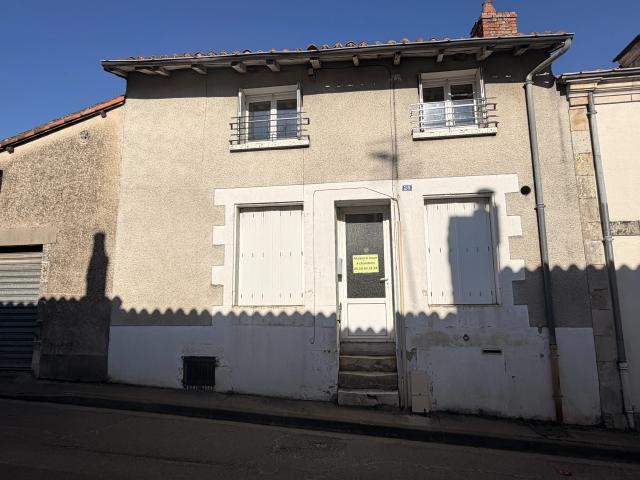 Maison vente à Montmorillon, Charroux