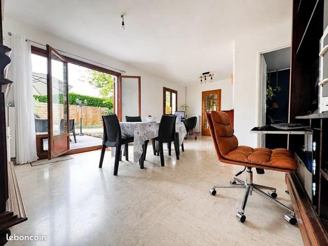 Maison vente à Versailles, Les Clayes-sous-bois