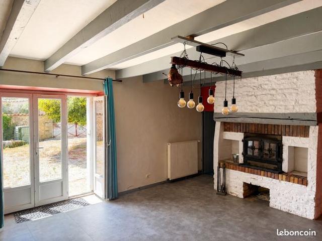 Maison vente à Confolens, Salles-de-villefagnan