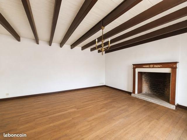 Maison vente à Parthenay, Pamplie