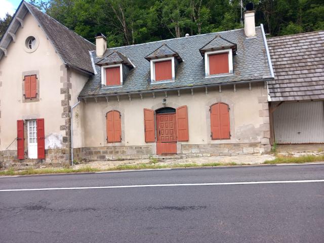 Maison vente à Aurillac, Saint-jacques-des-blats