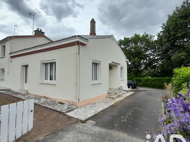 Maison vente à La Bourrière, Largeasse