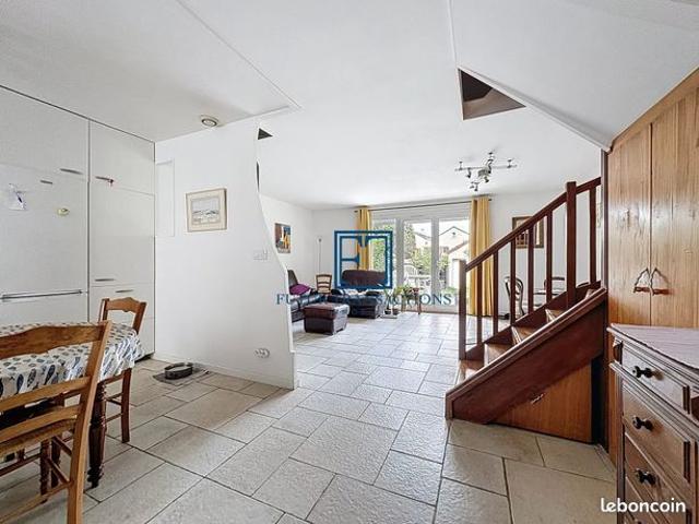 Maison vente à Versailles, Montigny-le-bretonneux