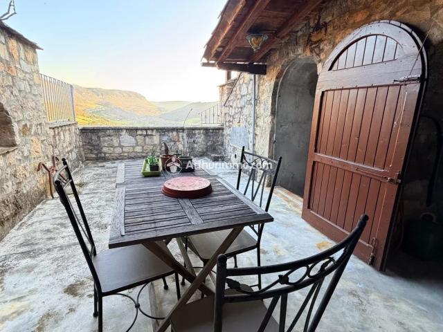 Maison vente à Millau, Compeyre
