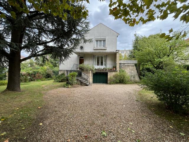 Maison vente à Versailles, La Celle-saint-cloud