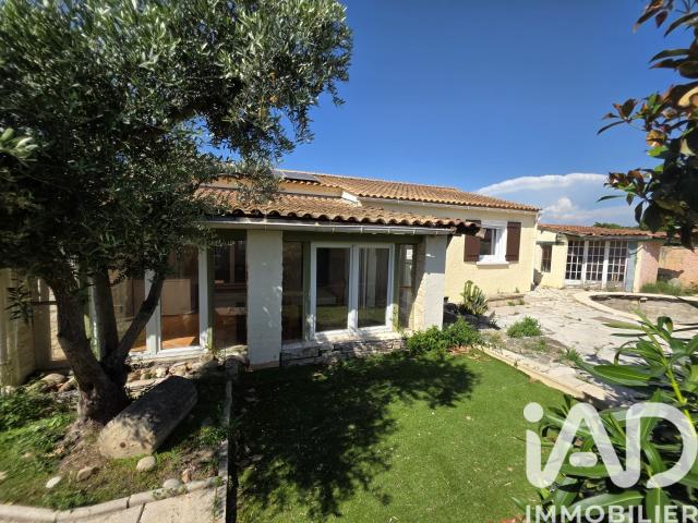Maison vente à Arles, Cabannes