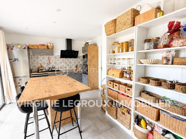 Maison vente à Laval, Saint-pierre-la-cour