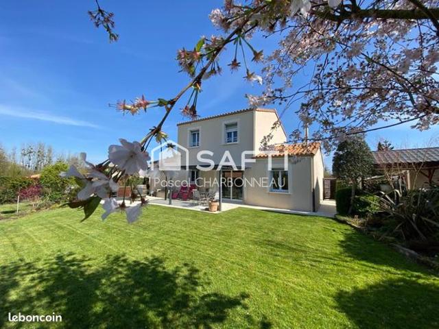 Maison vente à Fontenay-le-Comte, La Châtaigneraie
