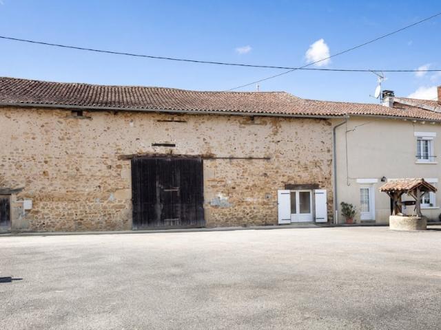 Maison vente à Rochechouart, Cognac-la-forêt
