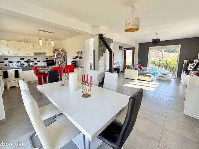 Maison vente à Mantes-la-Jolie, Houdan