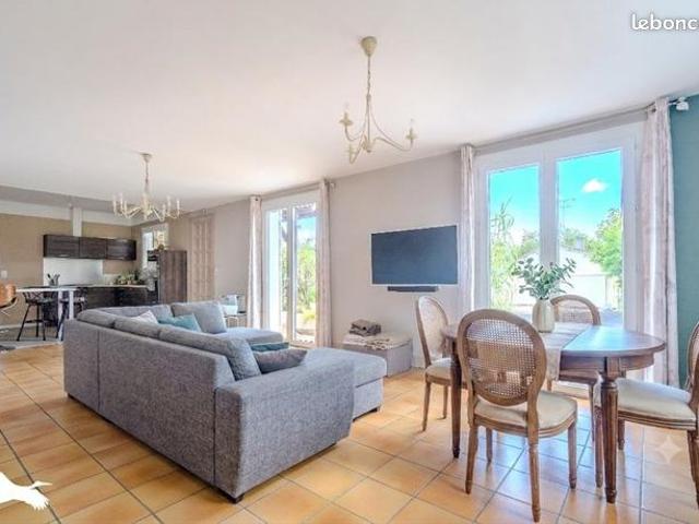 Maison vente à Lesparre-Médoc, Sainte-hélène