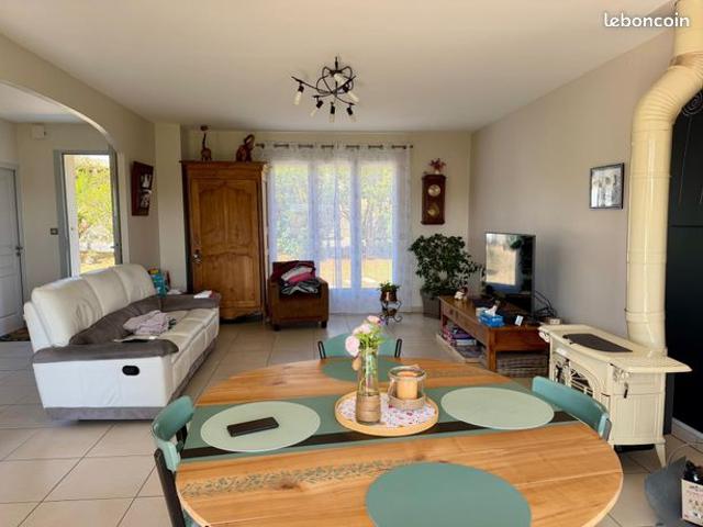 Maison vente à Parthenay, Sainte-ouenne