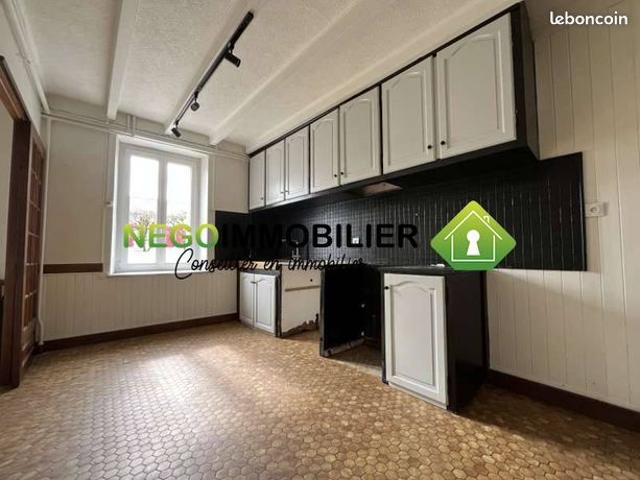 Maison vente à Bressuire, Combrand