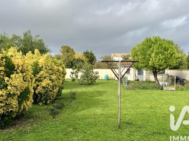 Maison vente à La Rochelle, Croix-chapeau