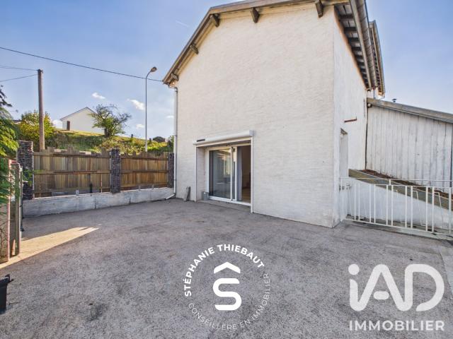 Maison vente à Le Voyen, Pouxeux