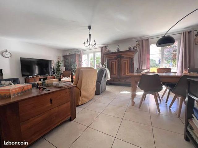 Maison vente à Versailles, Plaisir