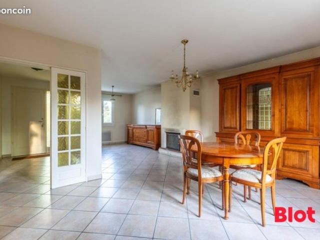 Maison vente à Saint-Erblon, Mayenne