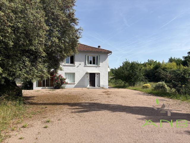 Maison vente à Nontron, Piégut-pluviers