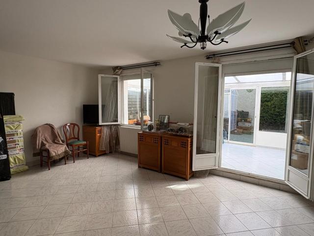 Maison vente à Versailles, Plaisir