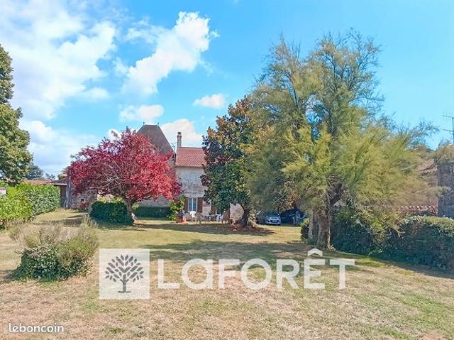 Maison vente à Confolens, Mazerolles