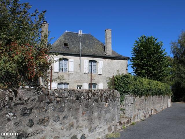 Maison vente à Mauriac, Saint-etienne-de-chomeil