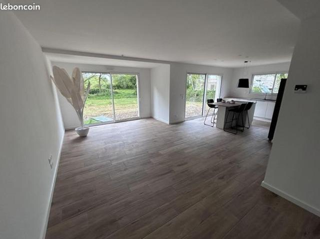 Maison vente à Tournon-sur-Rhône, Châteaubourg