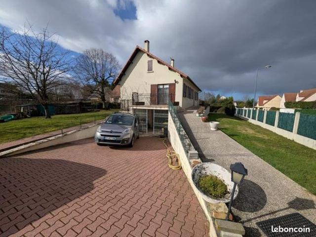 Maison vente à Évry, Petit-bourg
