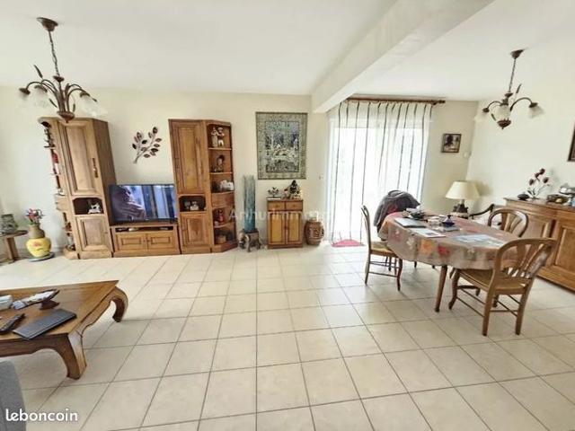 Maison vente à Guingamp, Bretagne