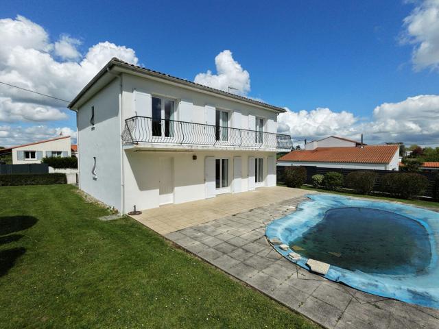 Maison vente à Saintes