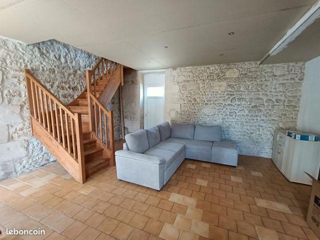 Maison vente à Saint-Jean-d'Angély, Champdolent