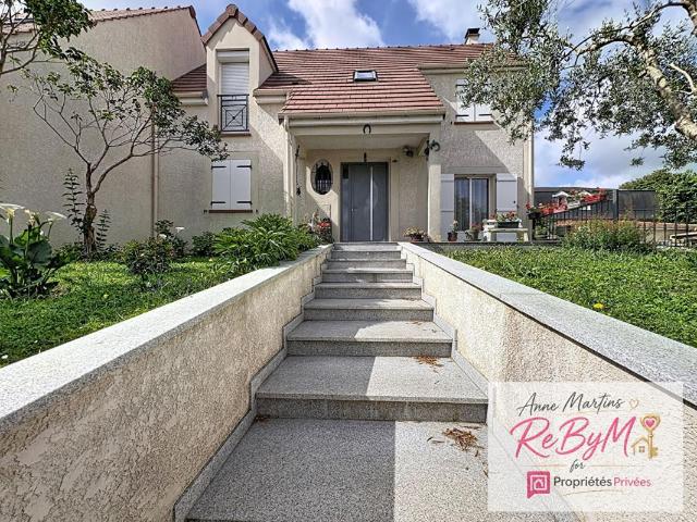 Maison vente à Place Nelson Mandela, Ris-Orangis