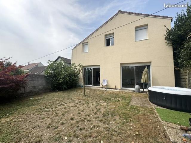 Maison vente à Puiseux-en-france, Martinique